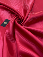 Satin Lichid Fix Rosu Inchis